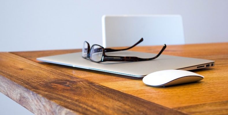 Как сделать тёмными строку меню и док в macOS, не применяя ночную тему