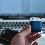 Все фишки AirPods второго поколения